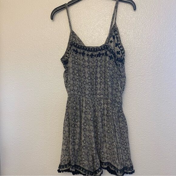 American Eagle Outfitters Black and Cream Romper - Picture 6 of 12